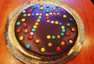 Шоколадный мусс + соленые крендельки + М&Мs = Чизкейк