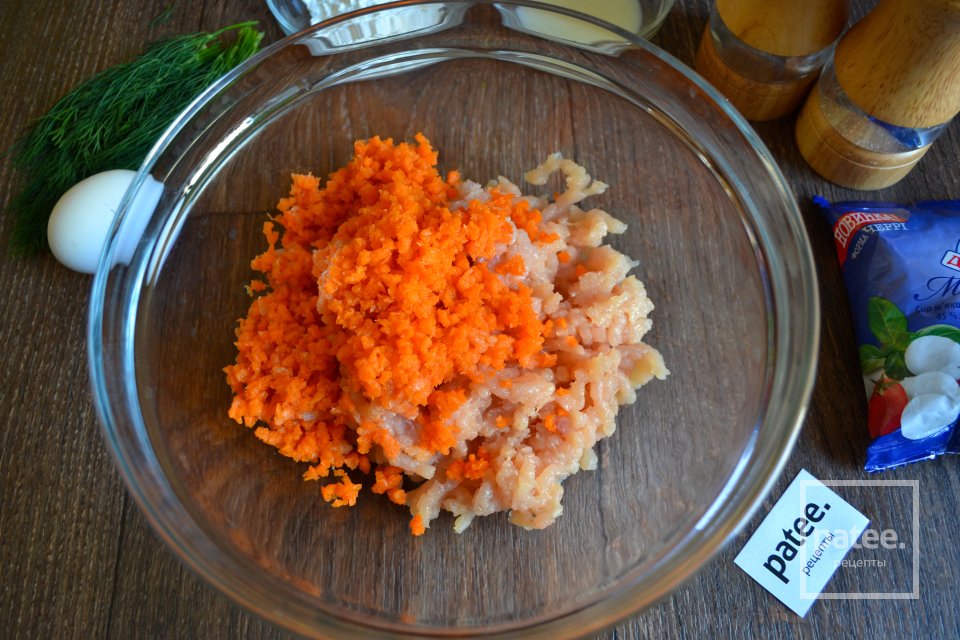 Куриные котлеты с моцареллой - Шаг 3