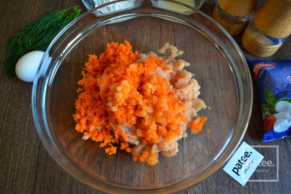 Куриные котлеты с моцареллой - Шаг 4