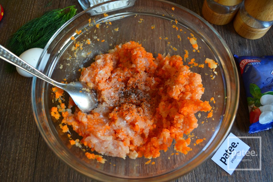 Куриные котлеты с моцареллой - Шаг 6