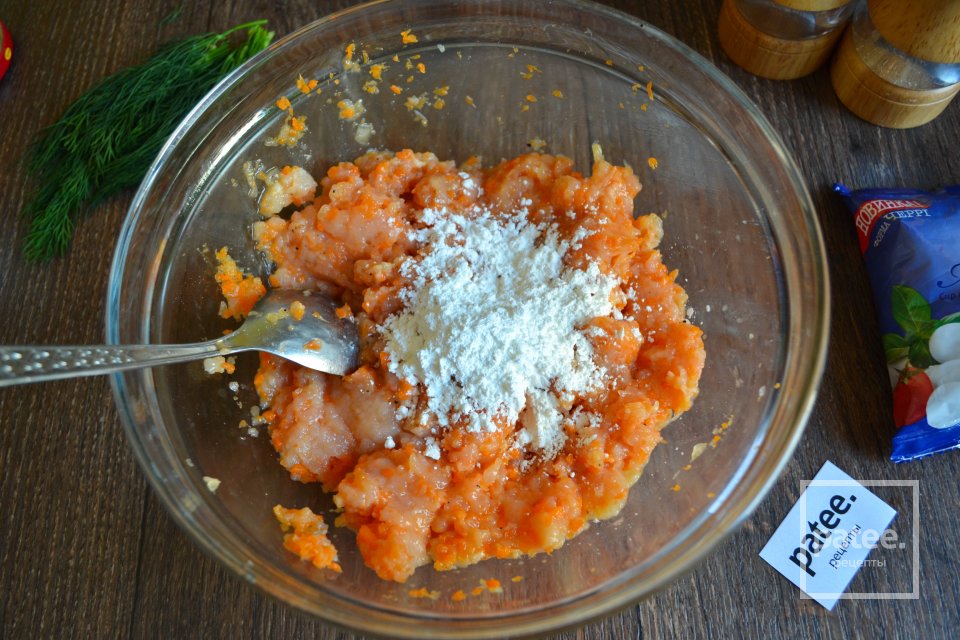 Куриные котлеты с моцареллой - Шаг 8