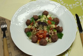 Салат с тефтельками из баранины