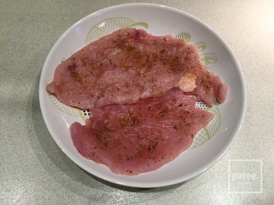 Куриное филе с сыром и грибами - Шаг 1