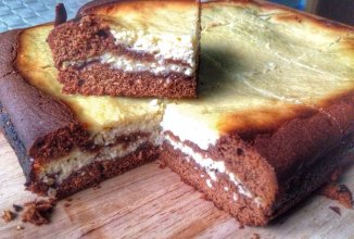 Шоколадный брауни с творожной прослойкой