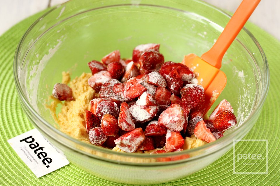 Домашнее печенье с клубникой - Шаг 9