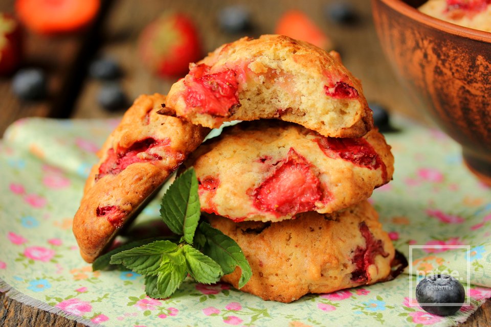 Домашнее печенье с клубникой - Шаг 14