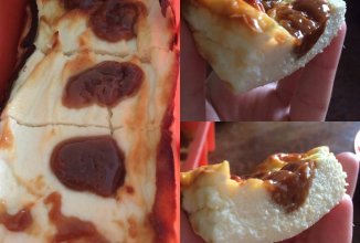 Творожная запеканка с вареной сгущенкой.