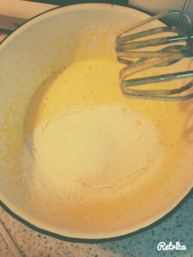 Шарлотка с бананом - Шаг 3