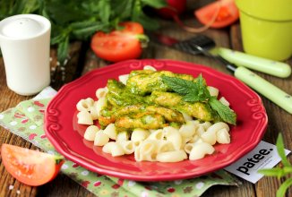 Куриная грудка в сливочно-шпинатном соусе