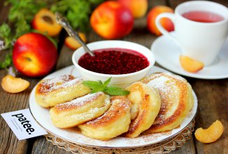 Дрожжевые оладьи с нектарином