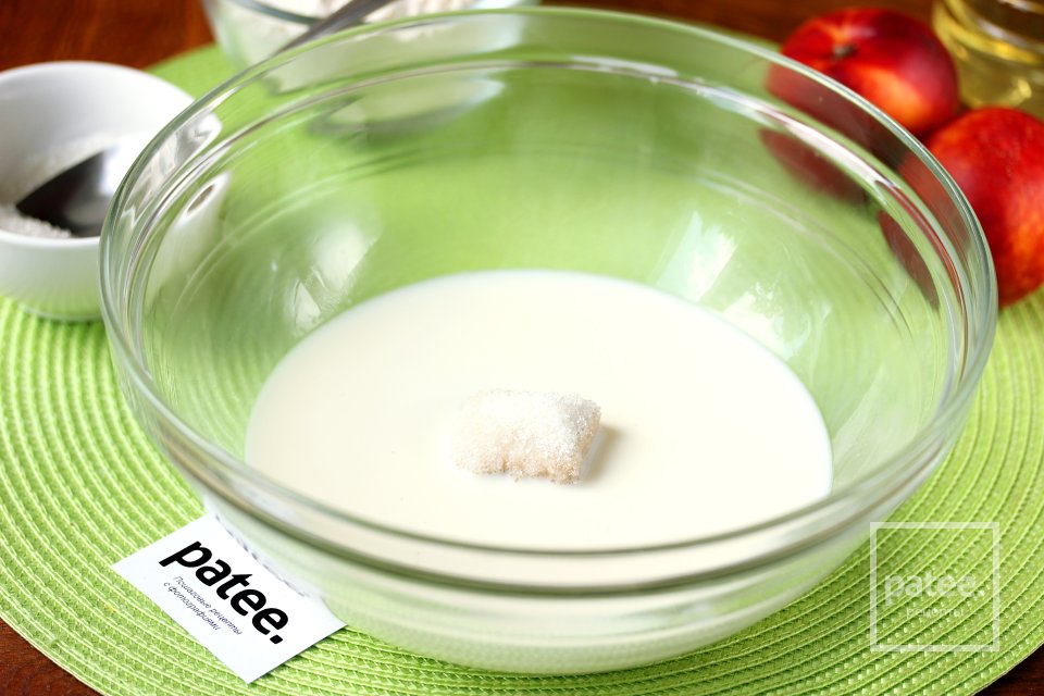 Дрожжевые оладьи с нектарином - Шаг 4