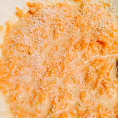 Оладушки ЗОЖ с морковкой и кокосовой стружкой - Шаг 3