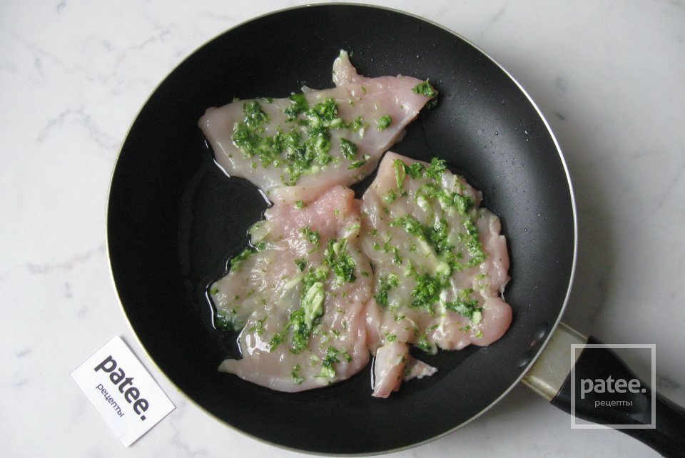 Куриная грудка в маринаде из базилика - Шаг 9