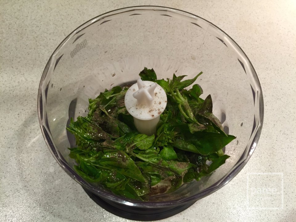 Салат с пастой, тунцом и вялеными томатами - Шаг 1