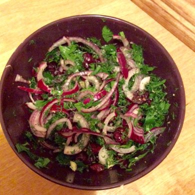 Лосось запеченный целиком с клюквой, имбирем и зеленью. - Шаг 2