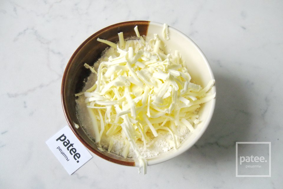 Сливовый пирог со штрейзелем - Шаг 11