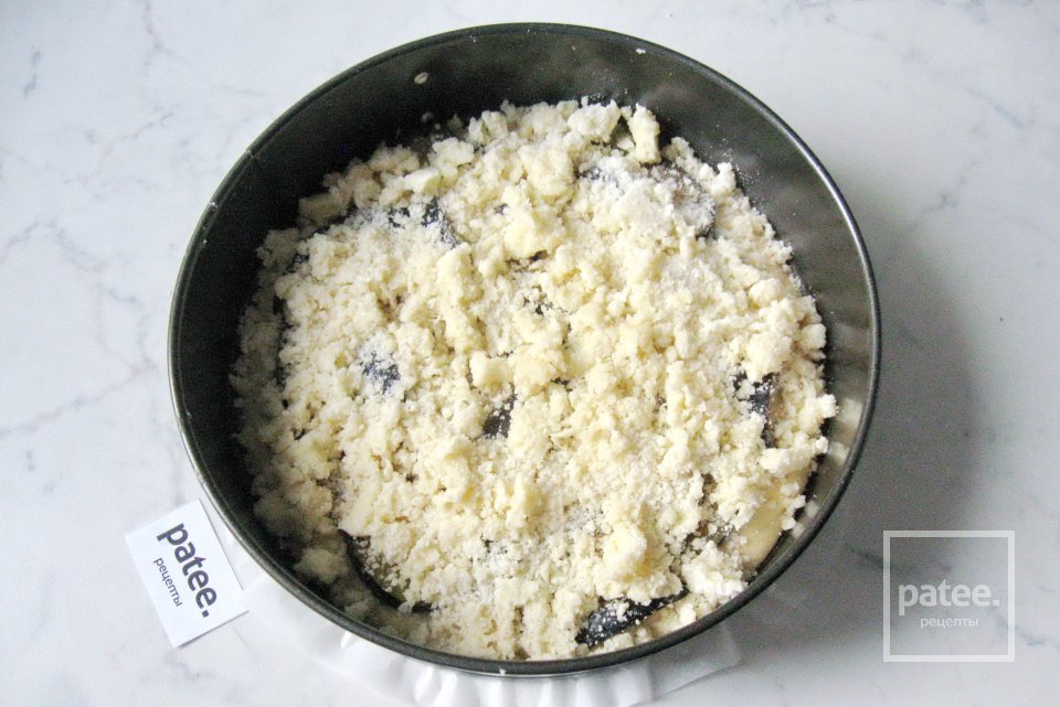 Сливовый пирог со штрейзелем - Шаг 15