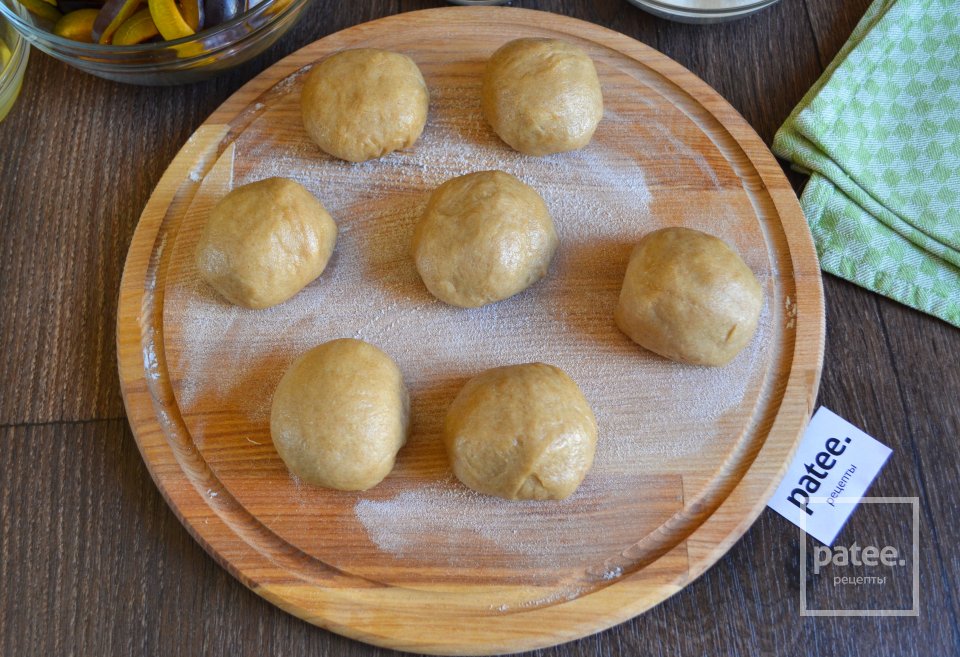 Постные мини-галеты со сливой - Шаг 11