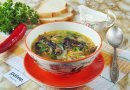 Рассольник с сухими лесными грибами