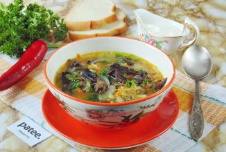 Рассольник с сухими лесными грибами