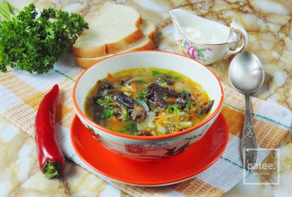 Рассольник с сухими лесными грибами - Шаг 13