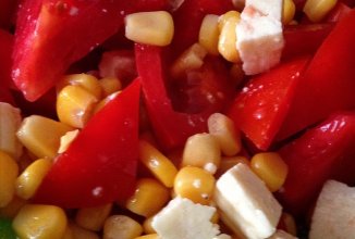 Пп салат с кукурузой , сыром и помидорами