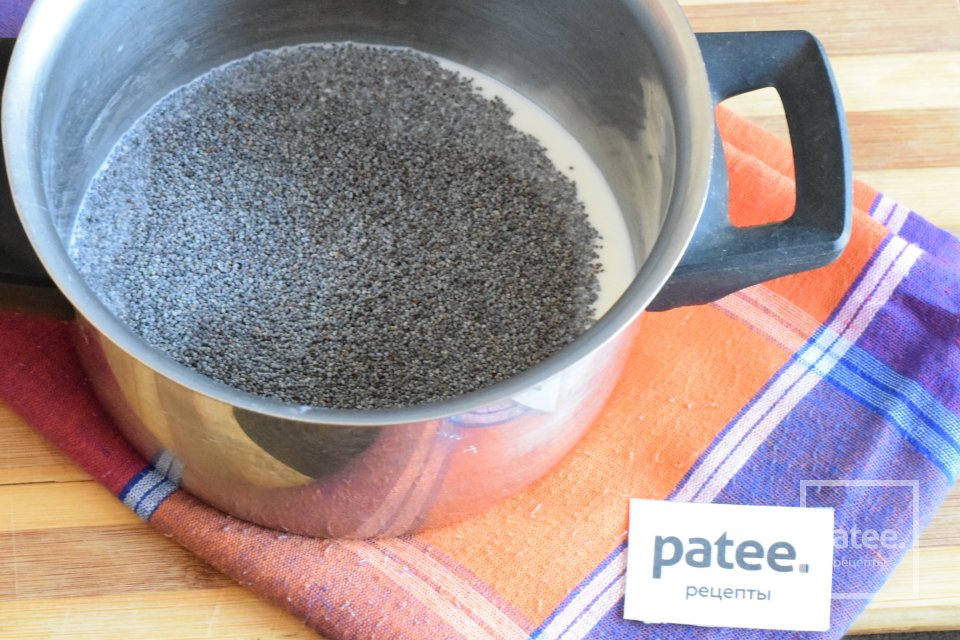 Пирог со сливами и маком - Шаг 9