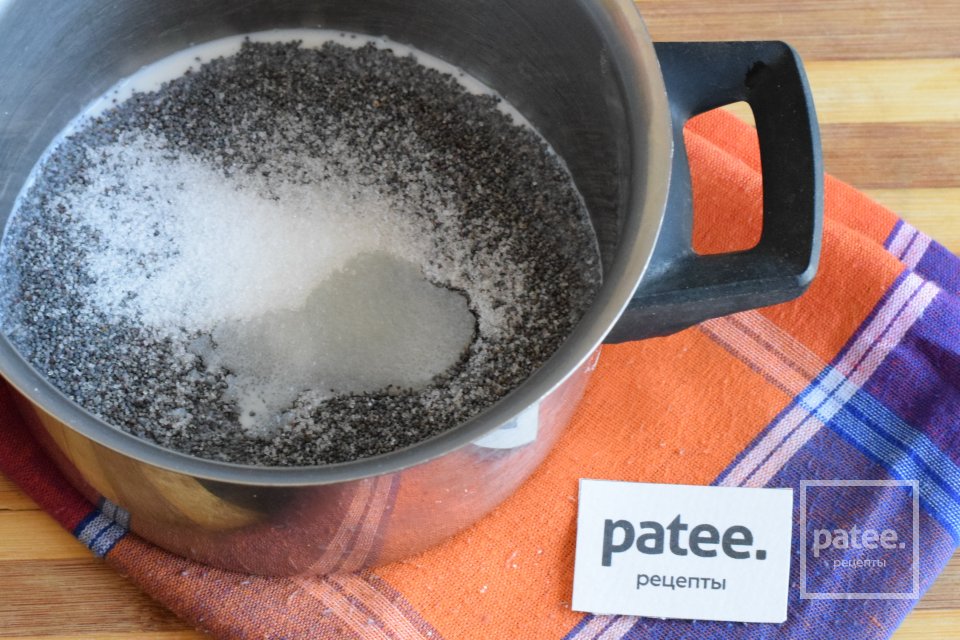 Пирог со сливами и маком - Шаг 10