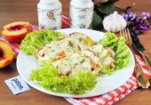 Куриная грудка с персиками