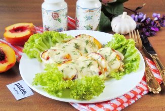 Куриная грудка с персиками