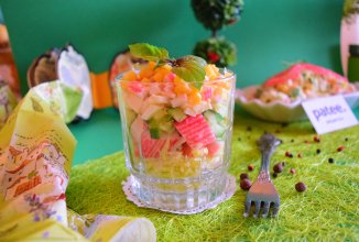 Салат с крабовыми палочками