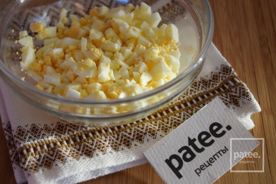 Салат с крабовыми палочками - Шаг 3