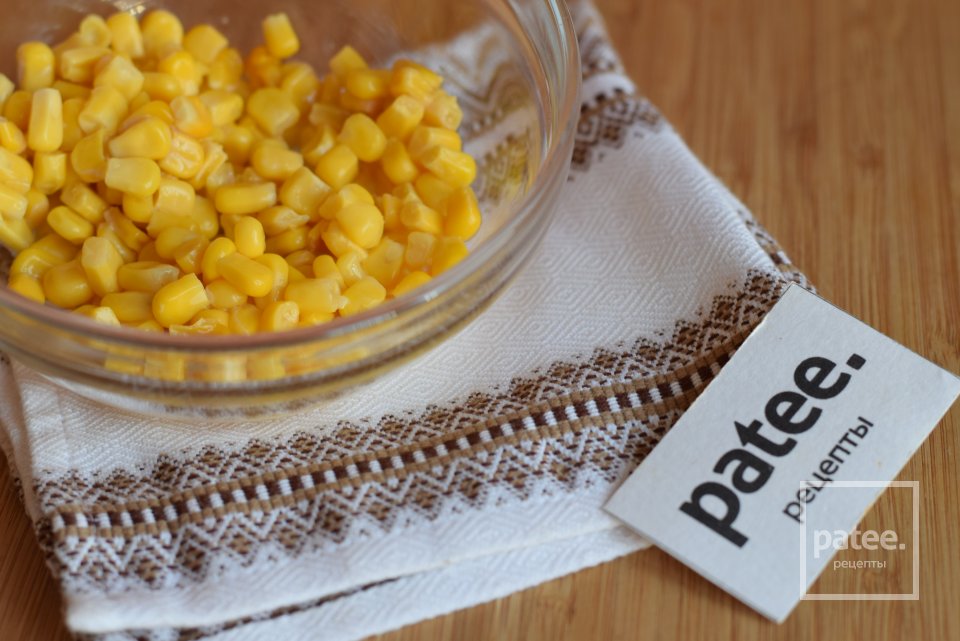 Салат с крабовыми палочками - Шаг 6