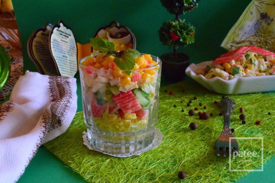 Салат с крабовыми палочками - Шаг 10