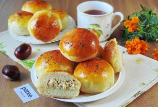 Сдобные пирожки с курицей