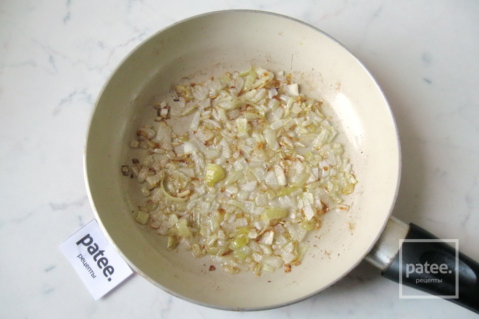 Сдобные пирожки с курицей - Шаг 9