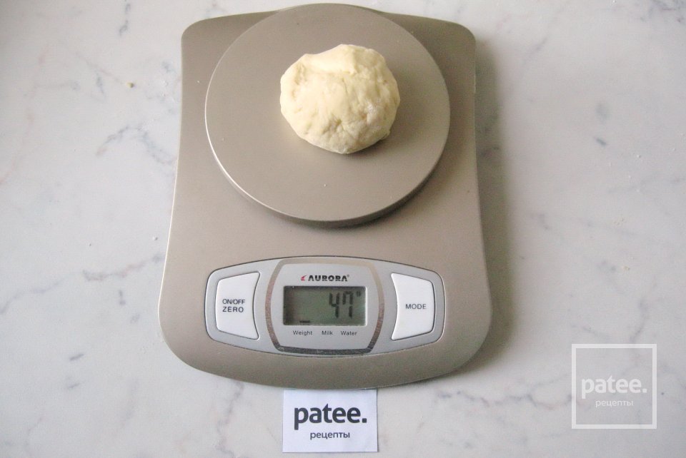 Сдобные пирожки с курицей - Шаг 13