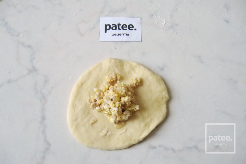 Сдобные пирожки с курицей - Шаг 16