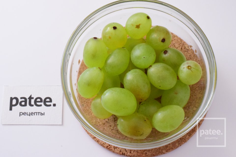 Куриное филе с виноградом - Шаг 2