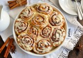 Синнабон булочки с корицей и сливочной глазурью