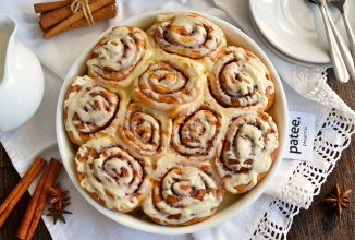 Синнабон булочки с корицей и сливочной глазурью