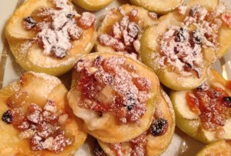 Яблоки, запеченные с медом, сухофруктами и орехами