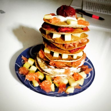 Оладьи с фруктами и ягодами - Шаг 2