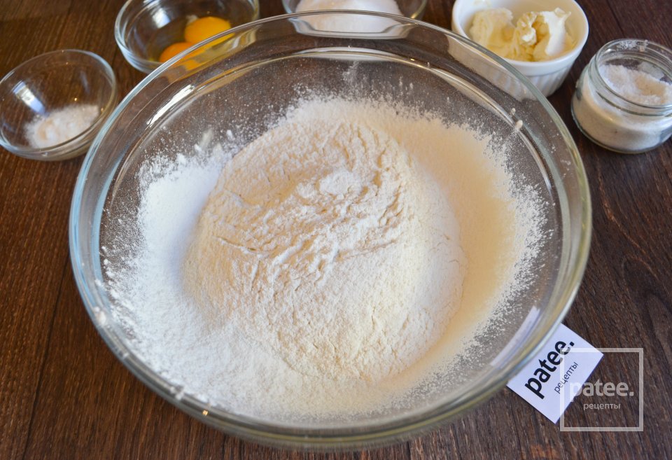 Тертый пирог со сливами - Шаг 2