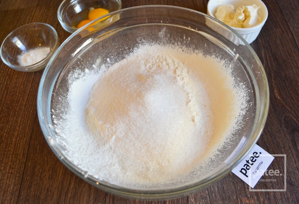 Тертый пирог со сливами - Шаг 3