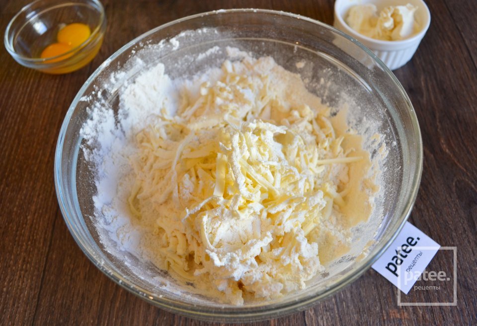 Тертый пирог со сливами - Шаг 5