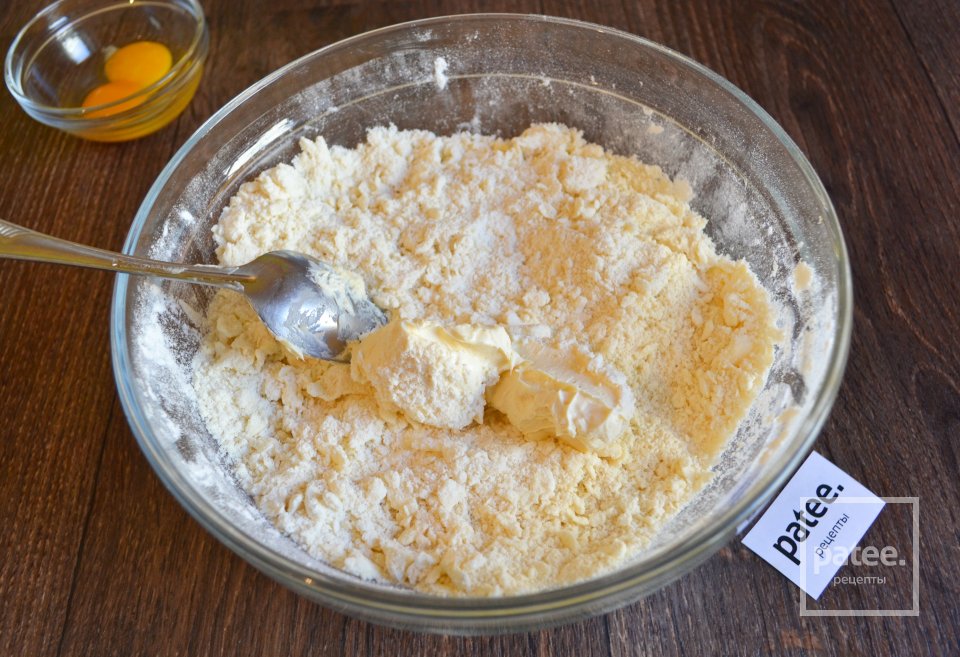 Тертый пирог со сливами - Шаг 6