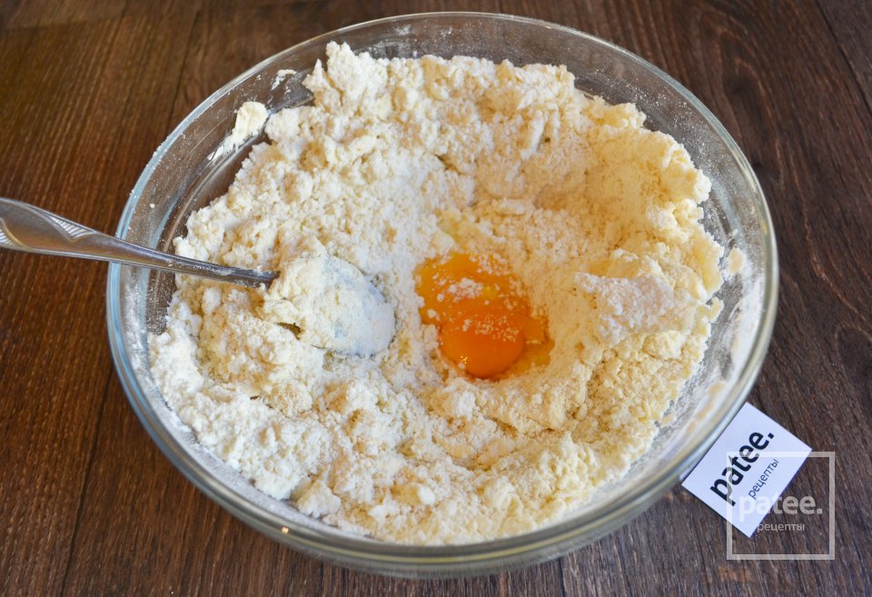 Тертый пирог со сливами - Шаг 7