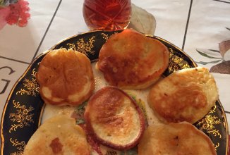 Банановой-творожные оладьи