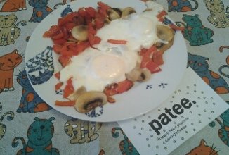 Грибная глазунья с болгарским перцем